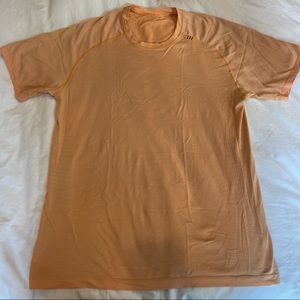 Lululemon Men’s Metal Vent Tech Short Sleeve Workout Shirt
- Large